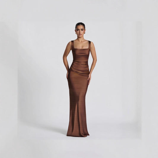 Slimming Strapless Evening Gown for Elegant Banquets