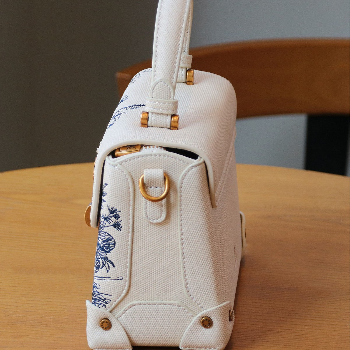Light-luxury Intricately Embroidered Tote Shoulder Bag For Women