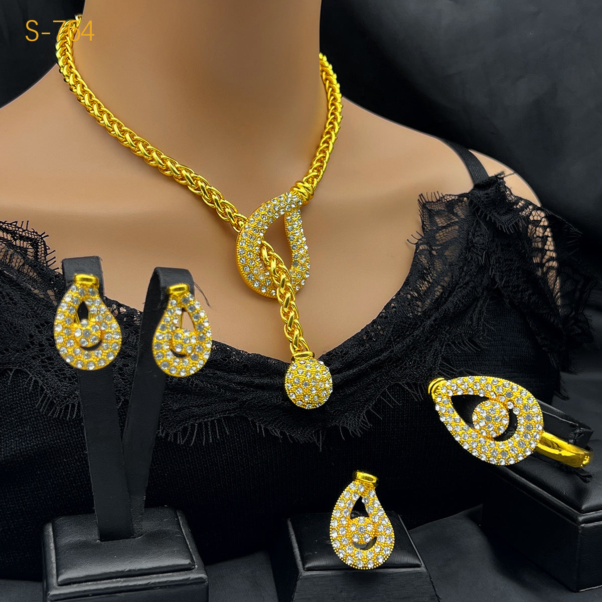 Dubai Bride Gold-plated Jewelry Set - 24k Gold-plated Necklace, Bracelet, Earring, and Ring Four-piece Set