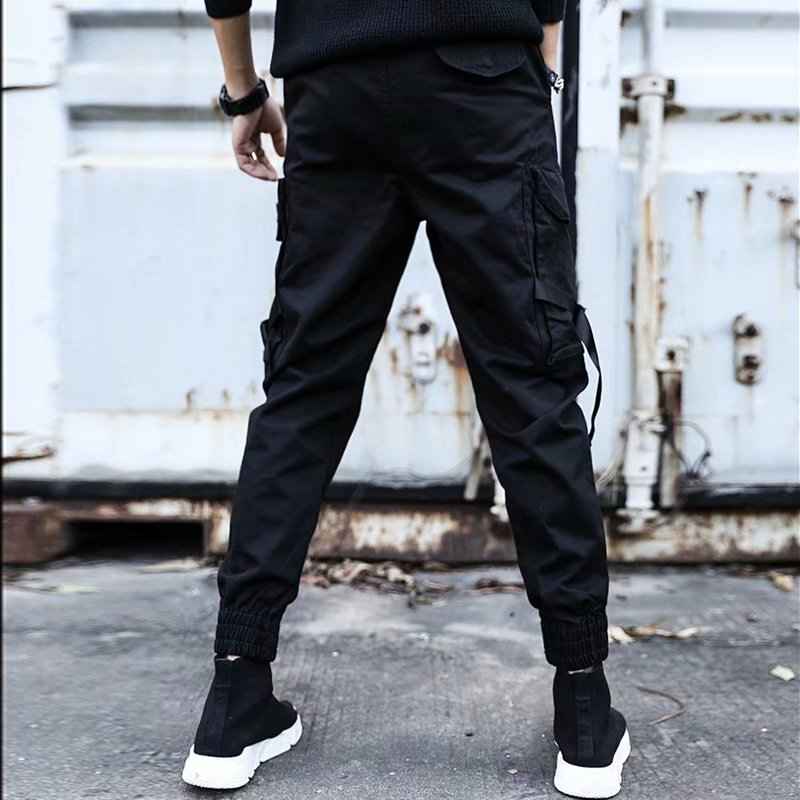 Trendy Black Slim-Fit Cargo Jeans for Modern Style and Comfort