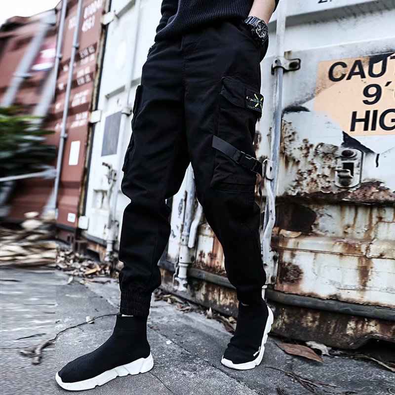 Trendy Black Slim-Fit Cargo Jeans for Modern Style and Comfort