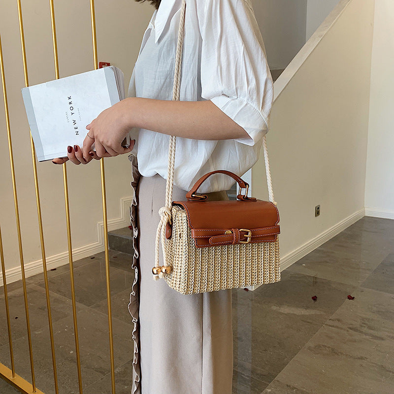 Petit sac à main tissé à motifs pour l'été