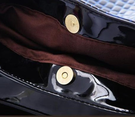 Sac à main femme à motif crocodile et section carrée verticale