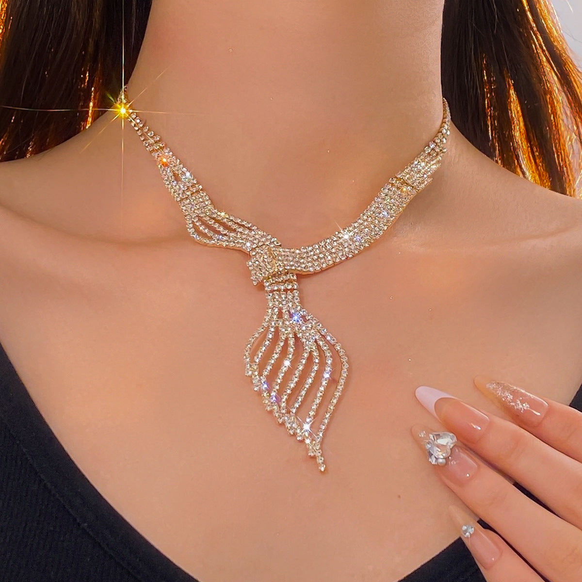 High-Grade Clavicle Chain Jewelry for Fashion and Grandeur Personality