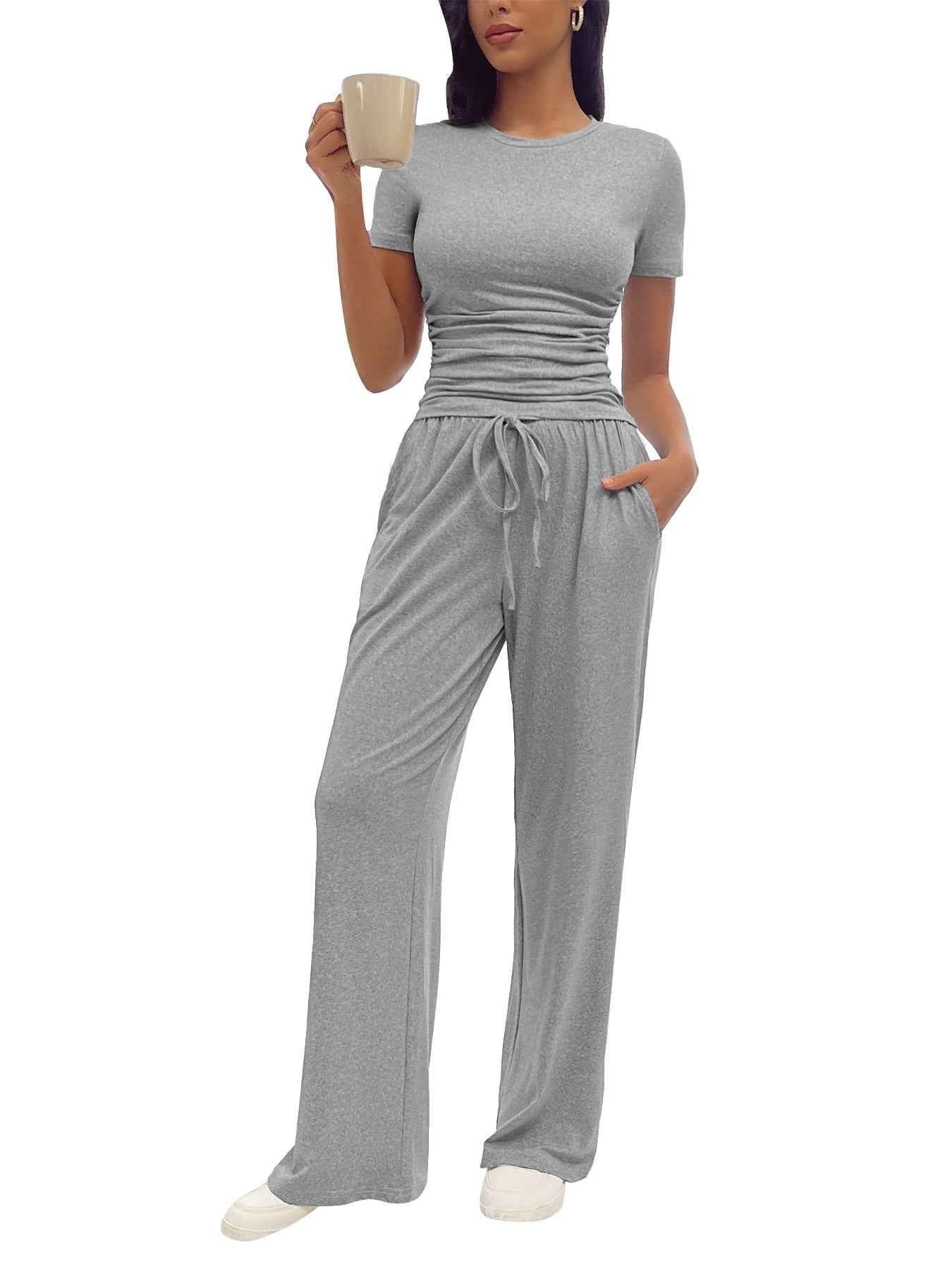 Women's Casual Pleated Set - Fashionable Short-Sleeve Ensemble for Everyday Wear