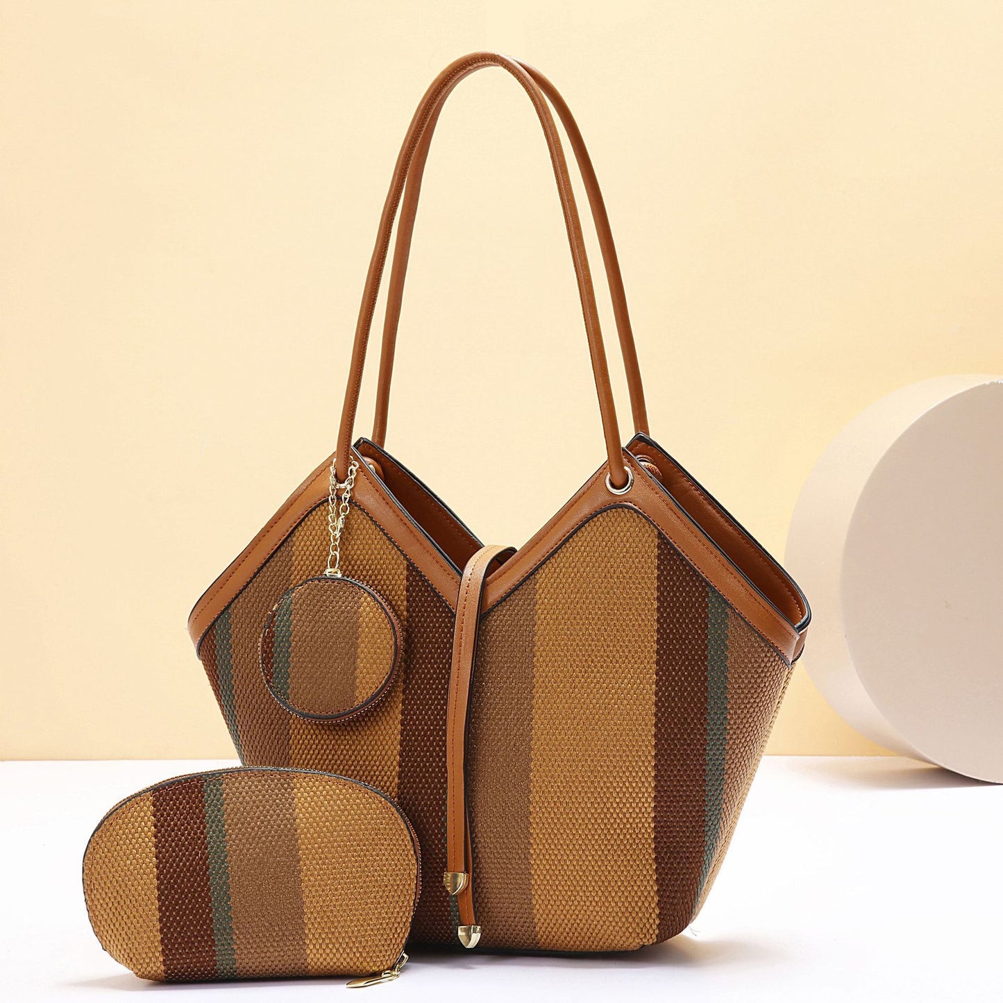 High-Capacity Trendy Patterned Tote Bag - Stylish and Spacious