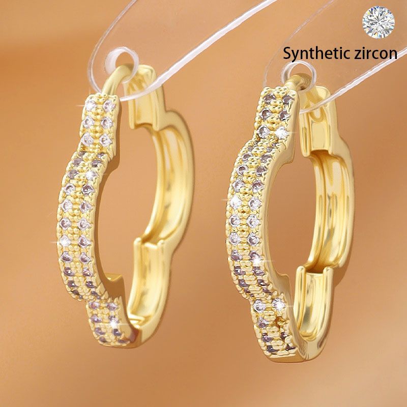 Heart-shaped Zirconia Earrings with Sparkling Peach Heart Design