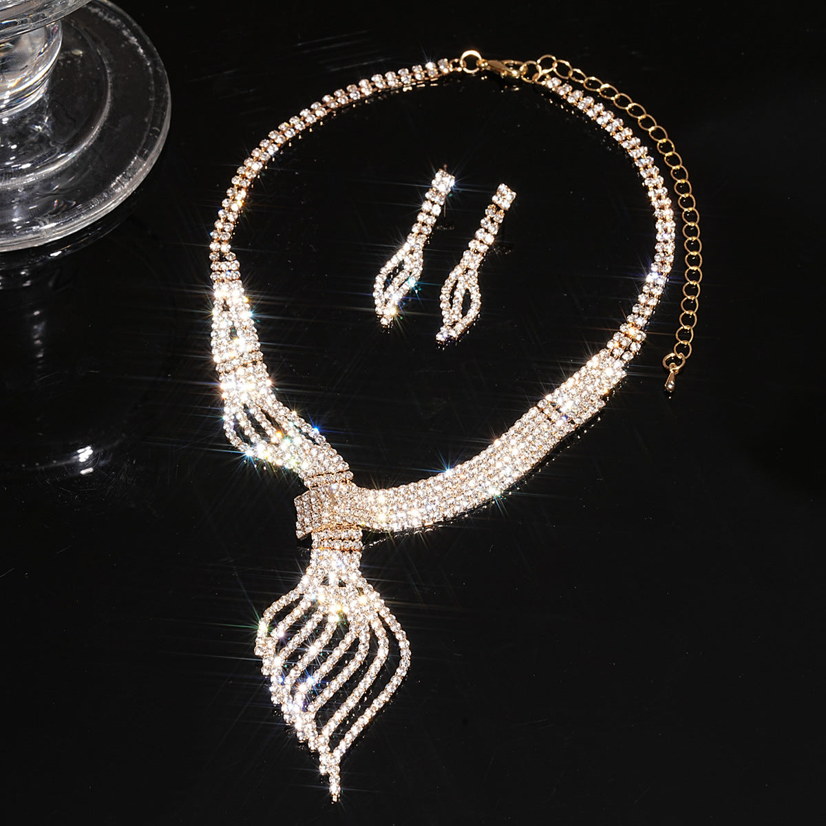 High-Grade Clavicle Chain Jewelry for Fashion and Grandeur Personality