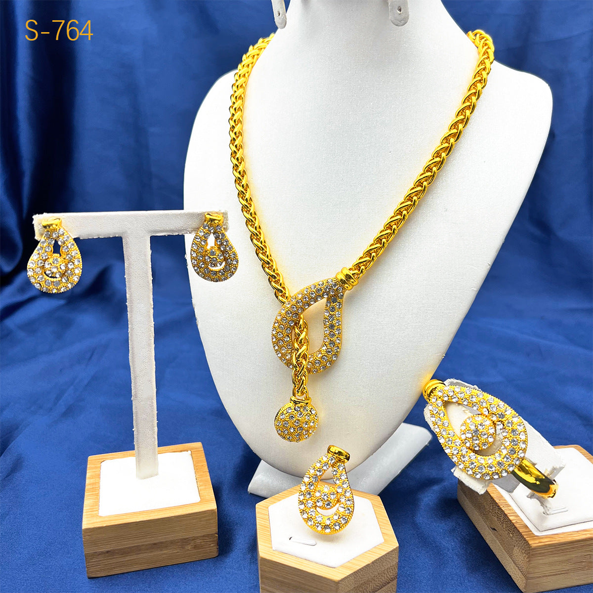 Dubai Bride Gold-plated Jewelry Set - 24k Gold-plated Necklace, Bracelet, Earring, and Ring Four-piece Set