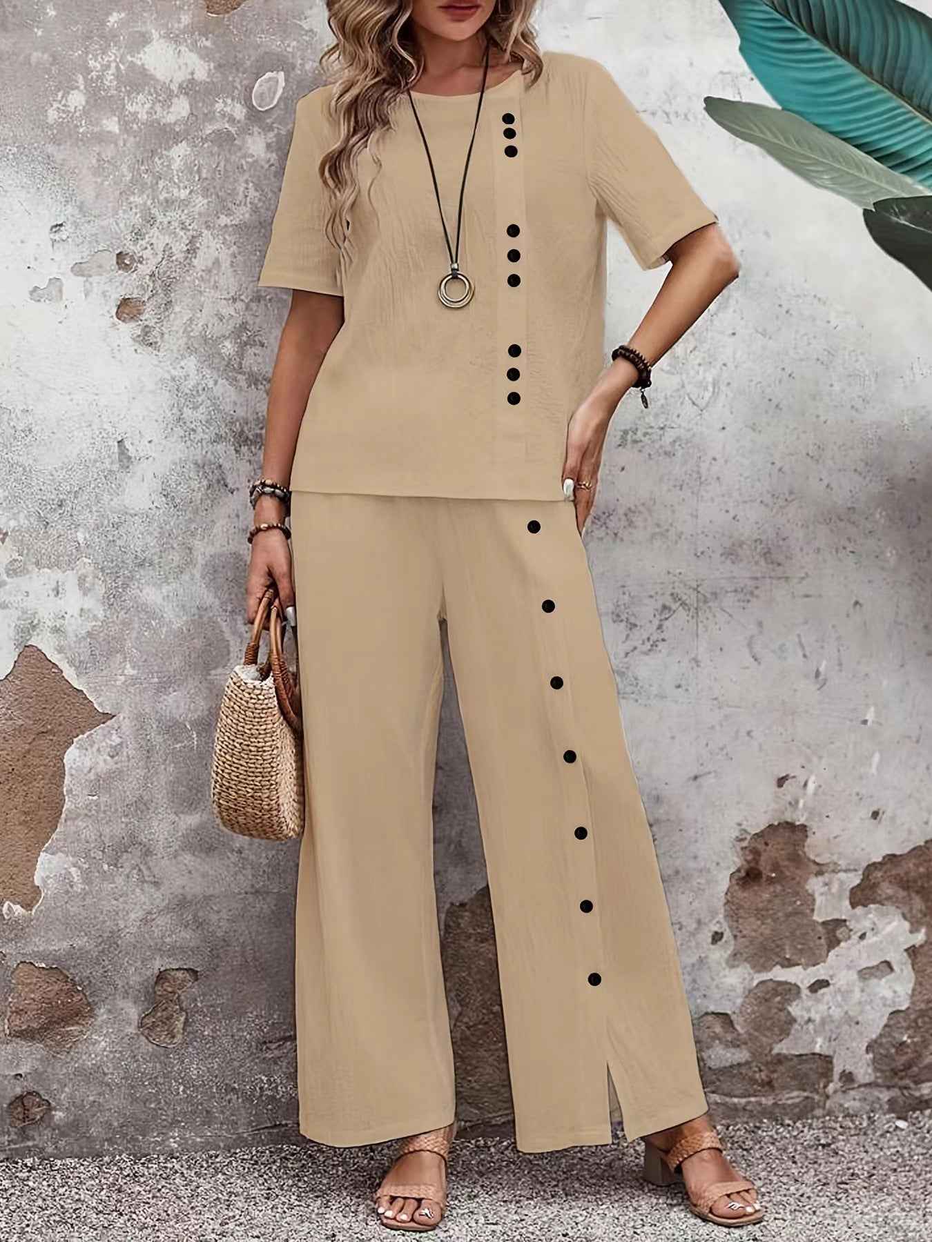 Two-piece Women's Outfit: Short-sleeve Button-up Top & Loose-fit Style