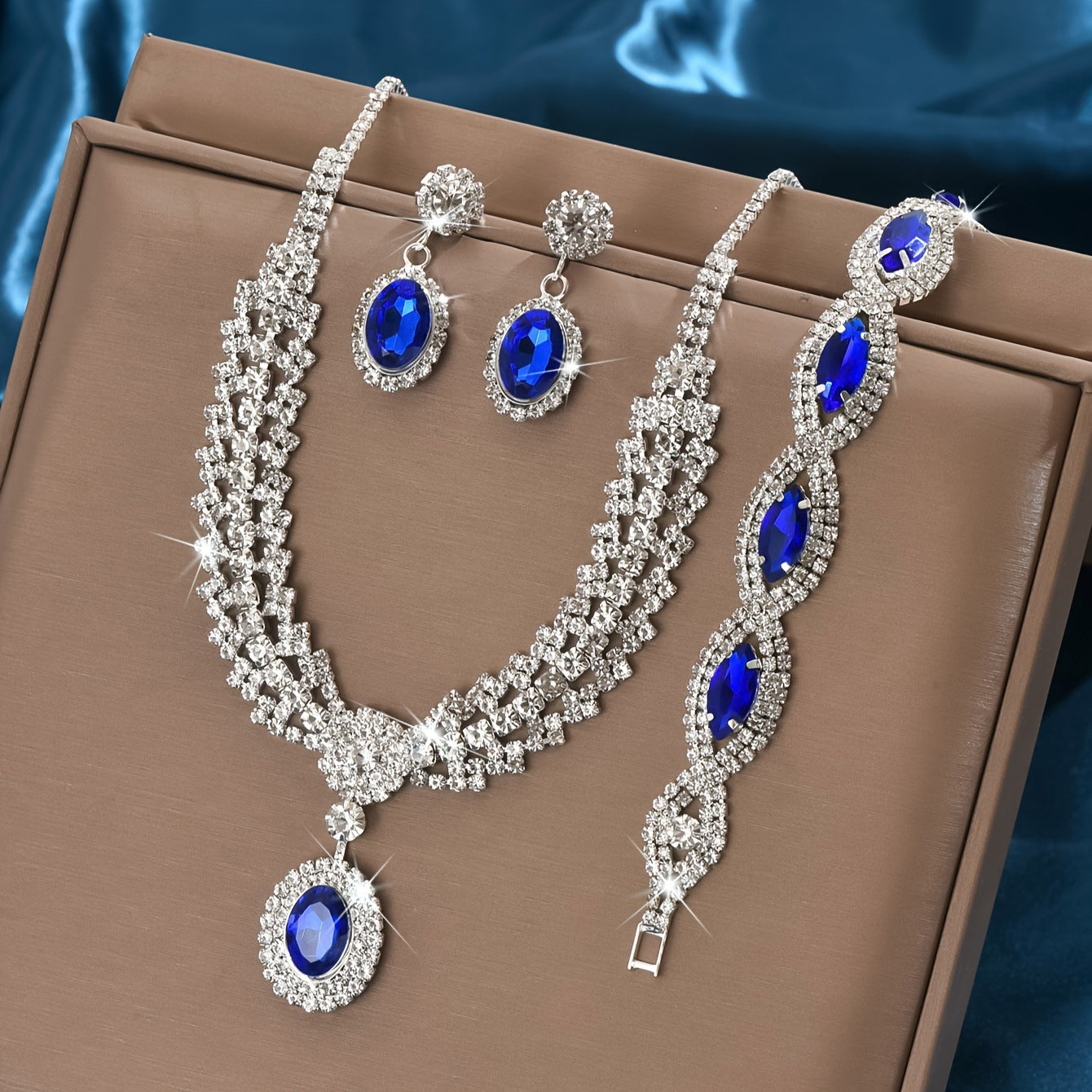 Élégant collier de saphir de luxe avec boucles d'oreilles et bracelet