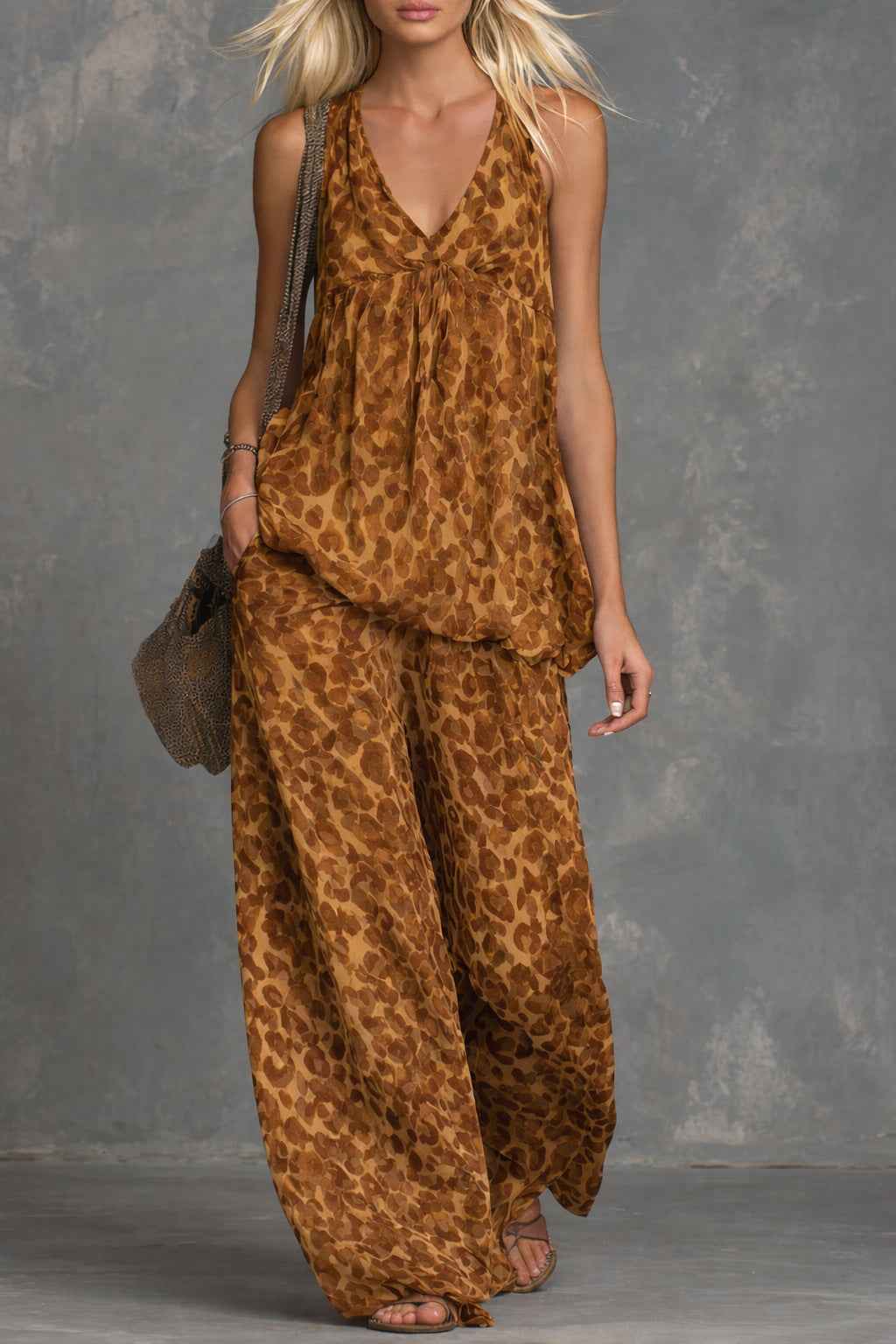 Womens Loose-Fitting Leopard Print Women's Clothing Set with Sleeveless Top and Chiffon Pants