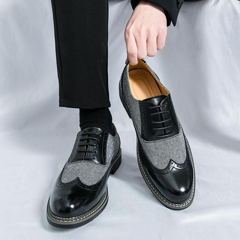 Brogue Men's Leather Shoes - Casual Formal Wear with Plaid Design