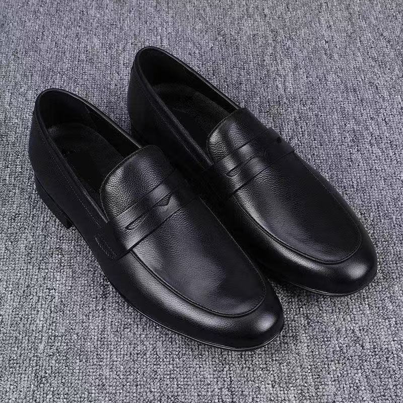 Mens Breathable Leather Shoes with Soft Soles for Casual Wear