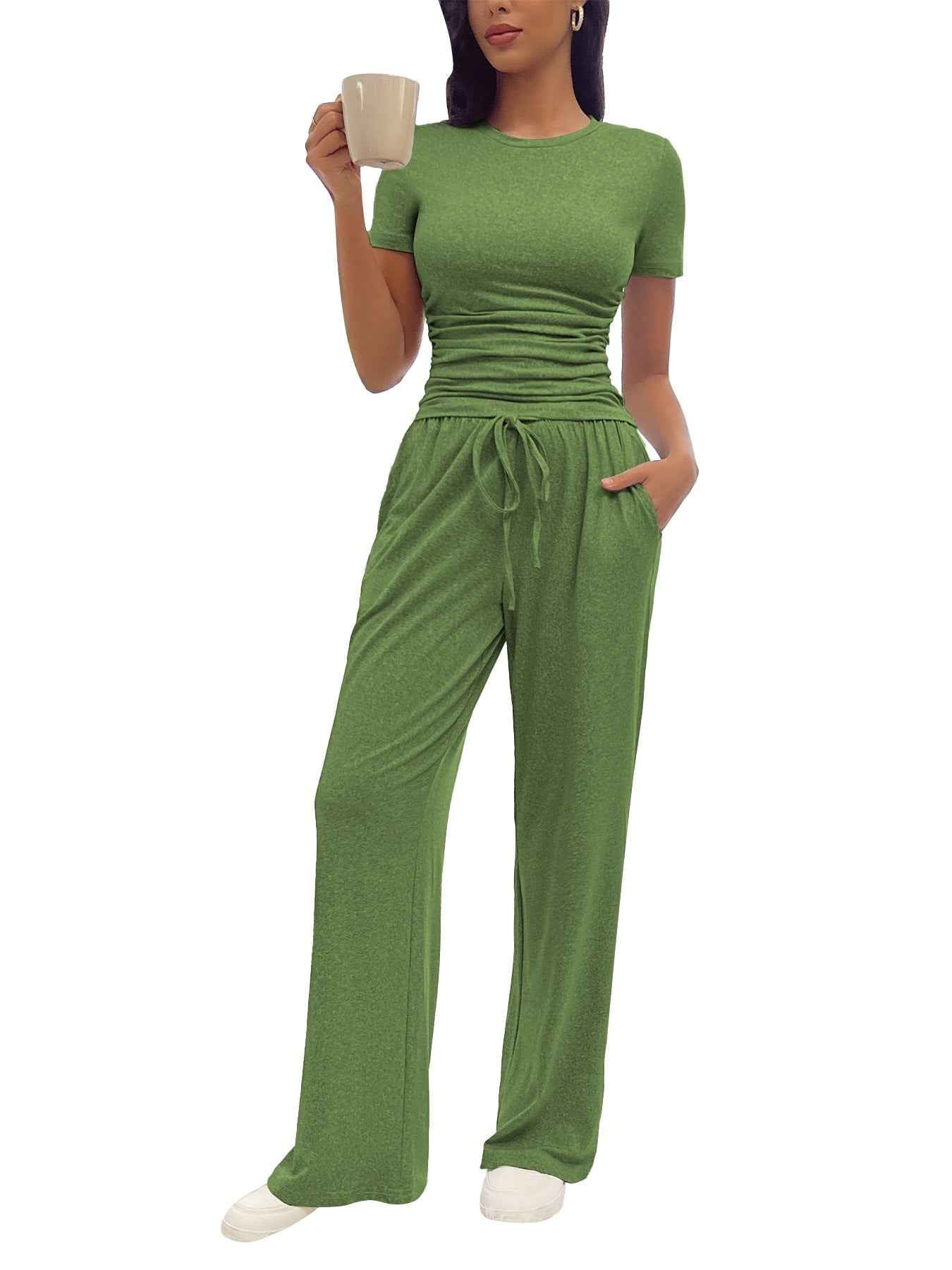 Women's Casual Pleated Set - Fashionable Short-Sleeve Ensemble for Everyday Wear
